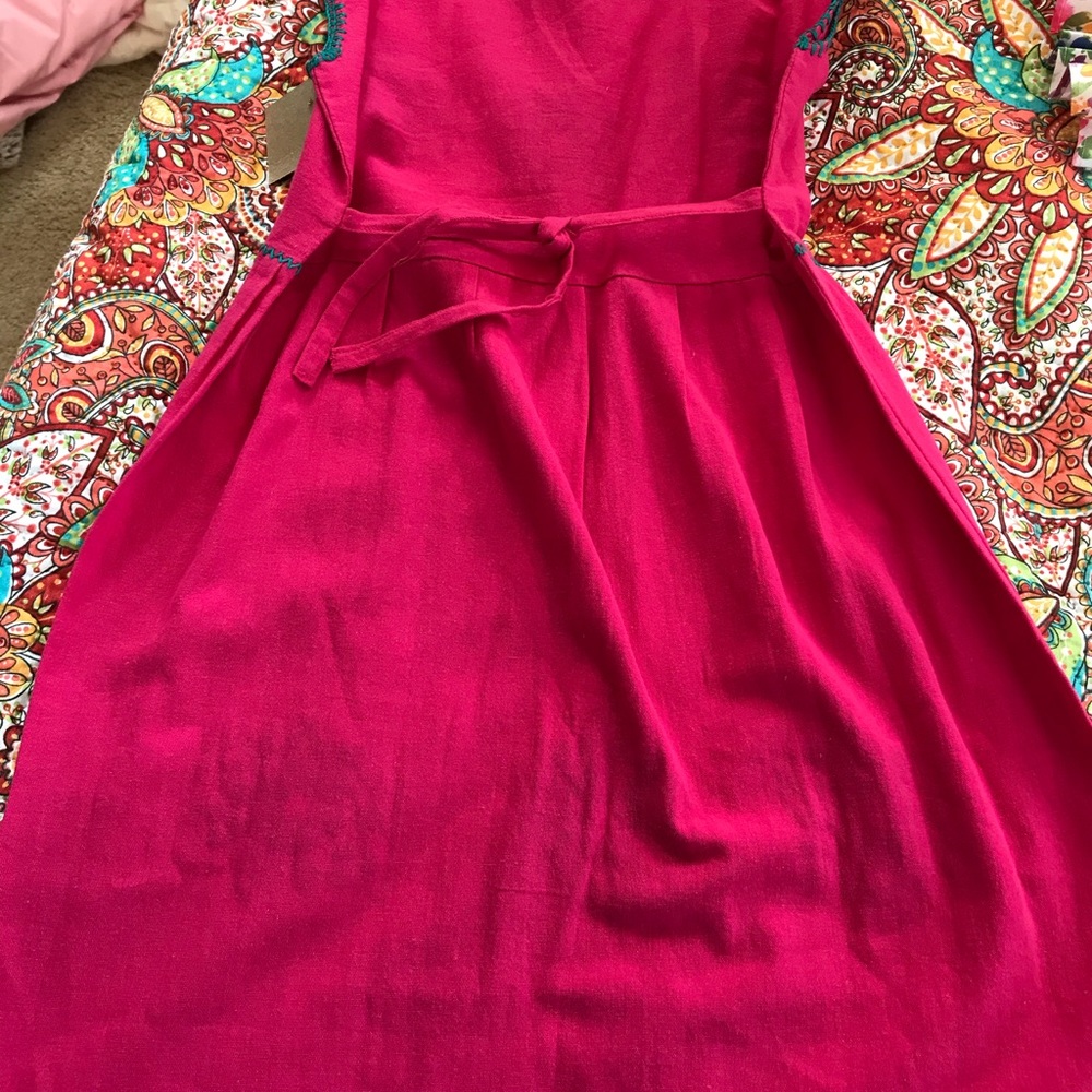 Dresses - Picture 6 of 6